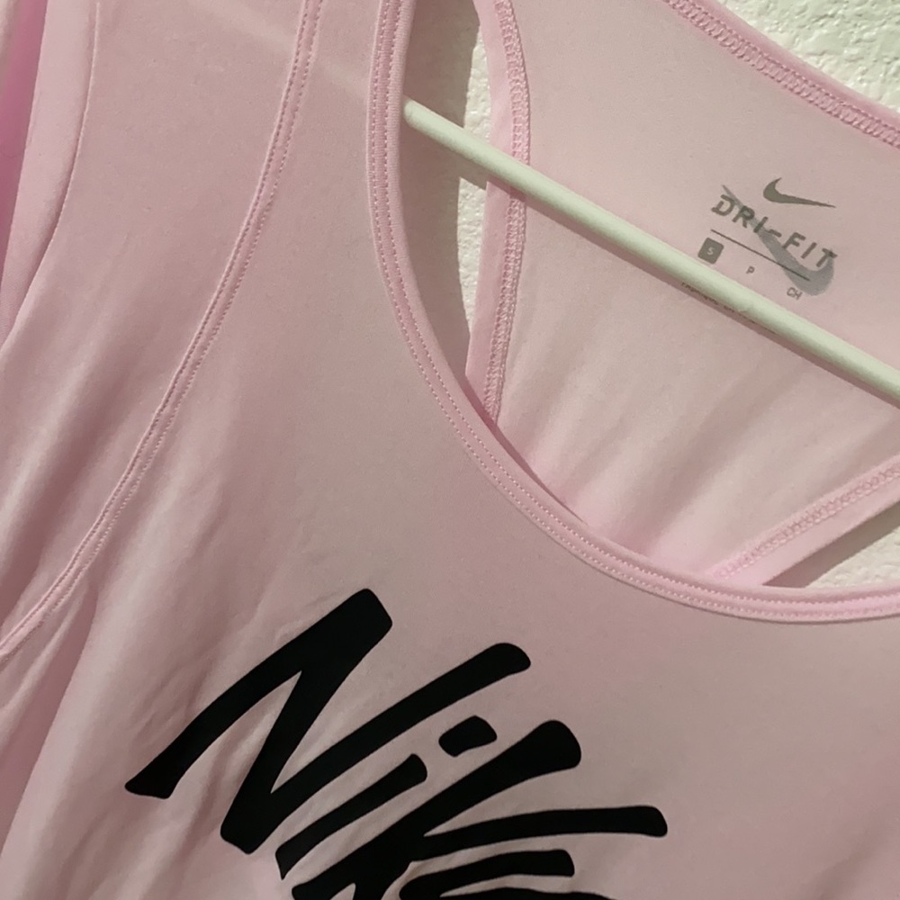 Nike running top with back cutouts. - Picture 3 of 5